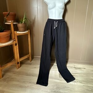 Under Armor drawstring sweatpants with pockets